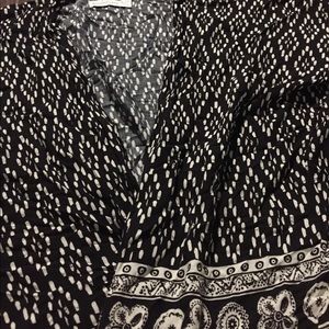 Abercrombie and Fitch Black and White Kimono